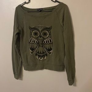 Fifth Sun Size XS Green Pullover w/ Owl on Front Wide Boat Neckline